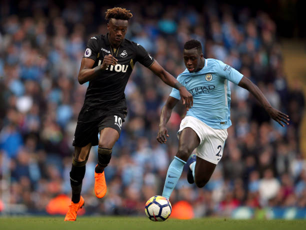 各自在场上 各自在场上